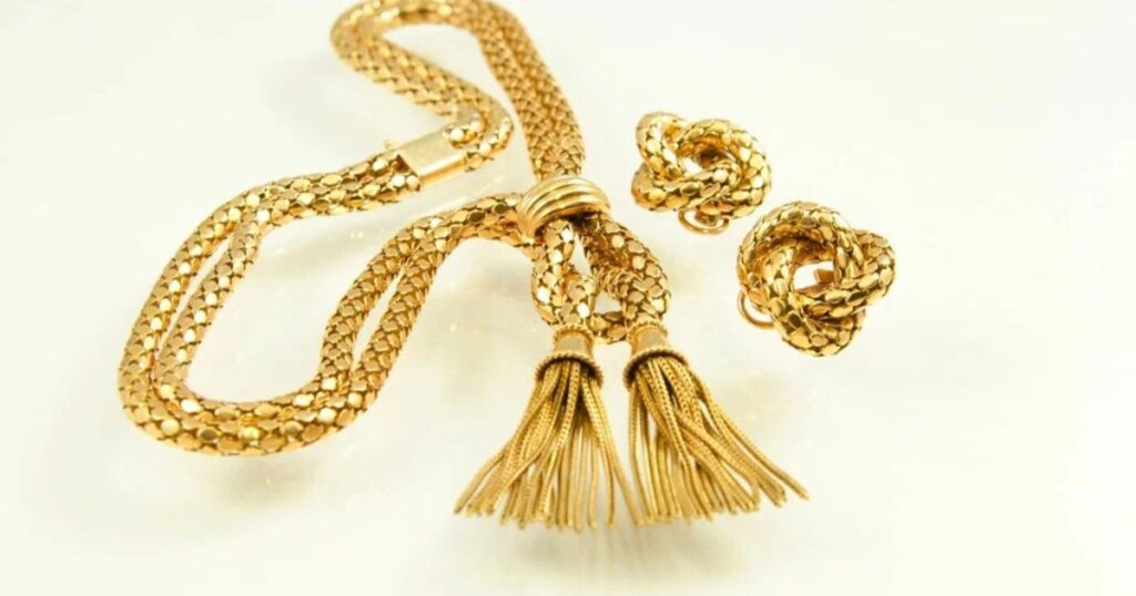 does 14k gold tarnish