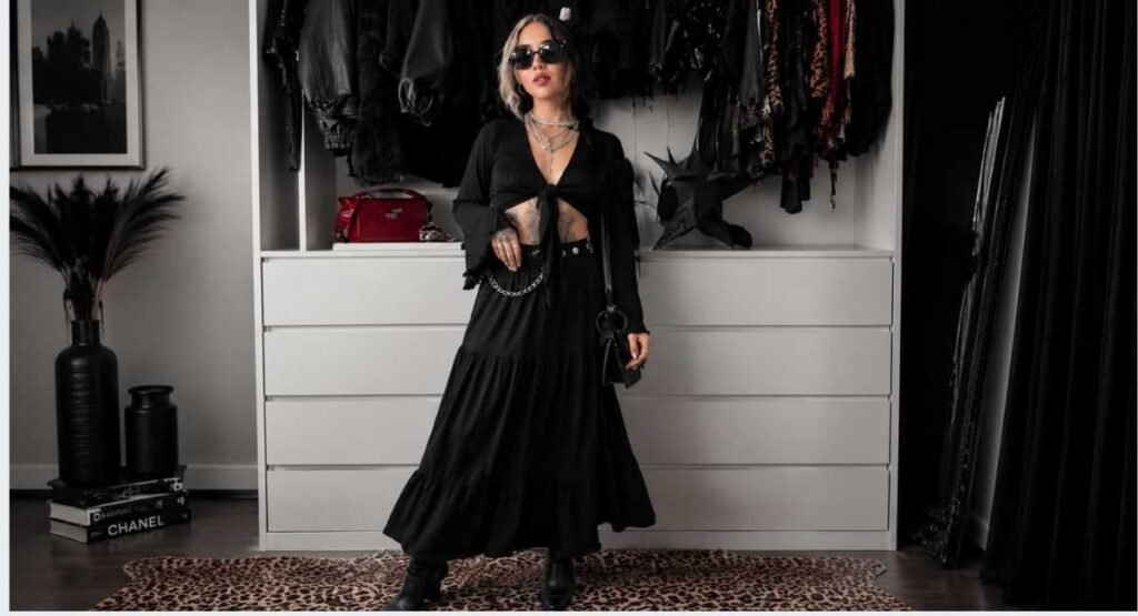 Dark Feminine Aesthetic: The Ultimate Style Guide 5 Dark Feminine Outfit Ideas